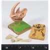 Image 1 : WOOLY RHINOCEROS PLASTIC SKULL COMES WITH