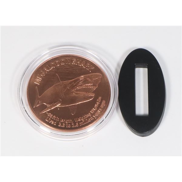 1-OZ FINE COPPER MEGALODON ROUND WITH STAND