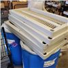 Image 1 : PLASTIC SHELF UNIT