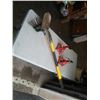 Image 1 : 2 SHOVELS, RAKE AND 2 JACK STANDS