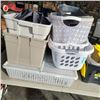 Image 2 : LOT OF TOTES, BASKETS AND LAUNDRY BAG
