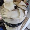 Image 2 : LARGE ROLL OF THICK WHITE VINYL