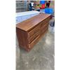 Image 2 : 9 DRAWER DRESSER