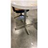 Image 8 : 4 RETRO SWIVEL CHAIRS AND TABLE