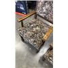 Image 2 : 2 VINTAGE CHAIRS