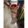 Image 1 : 30 INCH WIDE FRINGED AREA CARPET