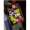 Image 2 : 3 BOXES OF ESTATE GOODS, BLANKETS, LIGHTBULBS