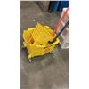 Image 2 : BRUTE MOP BUCKET WITH WRINGER AND MOP AND 3 DRAWER ORGANIZER