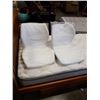 Image 1 : 2 WHITE LEATHER SEATS