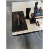 Image 2 : FIRST NATIONS FIGURES, BRASS FIGURES, METAL CANNON FIGURE, HAWAII FIGURE