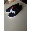 Image 2 : NEW PAIR OF UNDER ARMOUR SIZE 9 SHOES