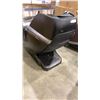 Image 8 : INSIGNIA 3D ZERO GRAVITY FULL BODY MASSAGE CHAIR - TESTED WORKING - COSMETIC DAMAGE TO SHELL ON BACK