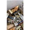 Image 8 : TOOLS, WATERBOTTLES, TROPHIES