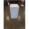 Image 1 : DANBY DESIGNER BAR FRIDGE