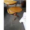 Image 2 : TILT TOP ENDTABLE AND OAK D TABLE