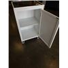 Image 2 : WHITE MIRRORED ENDTABLE