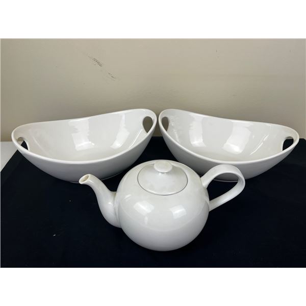 White Kitchen Dishes