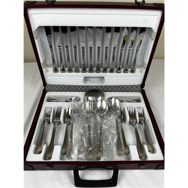 Svanera Flatware Set