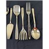 Image 2 : Assorted Kitchen Serving Utensils