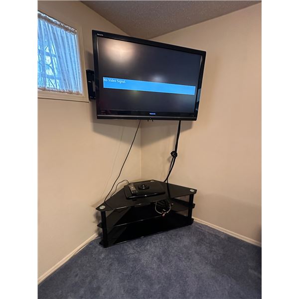 Toshiba Regza 42  TV Lot