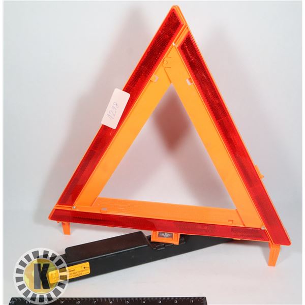 HIGHWAY REFLECTIVE WARNING TRIANGLE WEIGHTED BASE