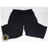 Image 1 : BLACK CROPPED EXERCISE PANTS WITH POCKETS SIZE L