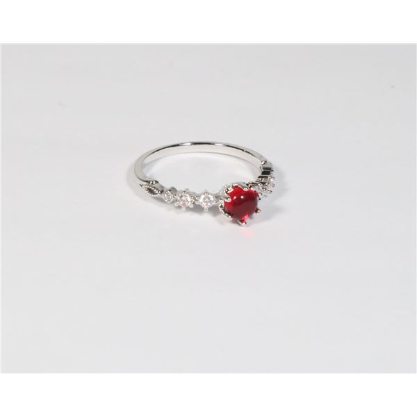 NEW DAINTY RHINESTONE SIZE 7 RING