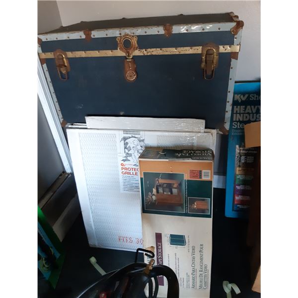 Chest Pet Gate & Cabinet Cat B