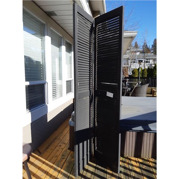 Louvred Screen Cat B