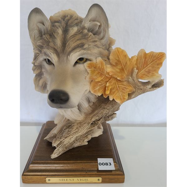 SILENT VIGIL RESIN WOLFS HEAD STATUE