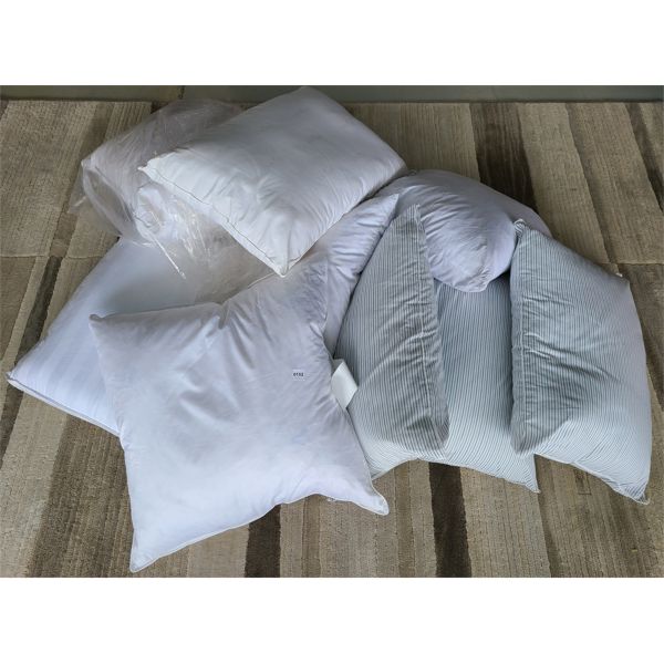 JOB LOT - BEDDING PILLOWS