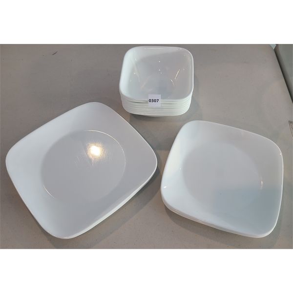 JOB LOT - CORELLE DINNER WARE