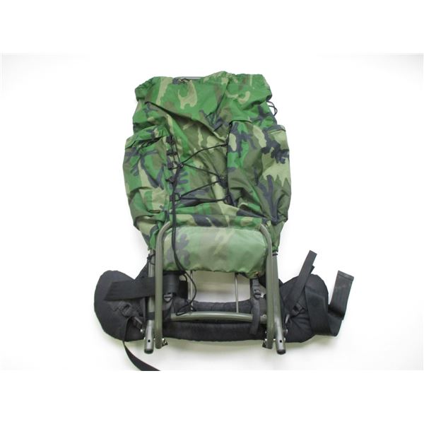 CAMP TRAILS CAMO BACK PACK