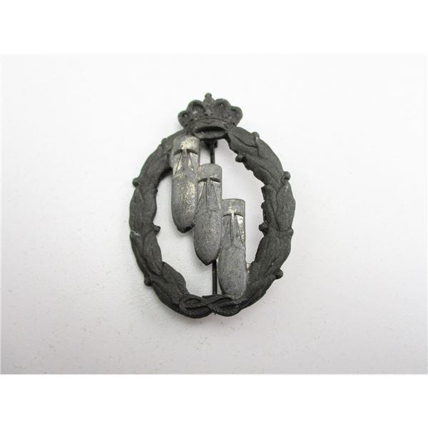 WWII ITALIAN AIR FORCE BOMBER BADGE