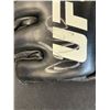 Image 2 : SIGNED UFC GLOVE