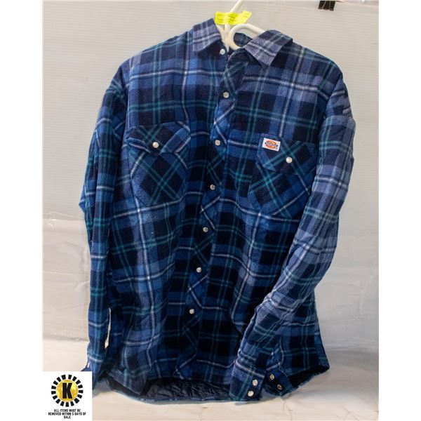 DICKIES BLUE PLAID MENS SIZE LARGE (16-16.5)