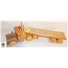Image 1 : WOODEN TRUCK WITH BRIDGE GAME BUILT-IN