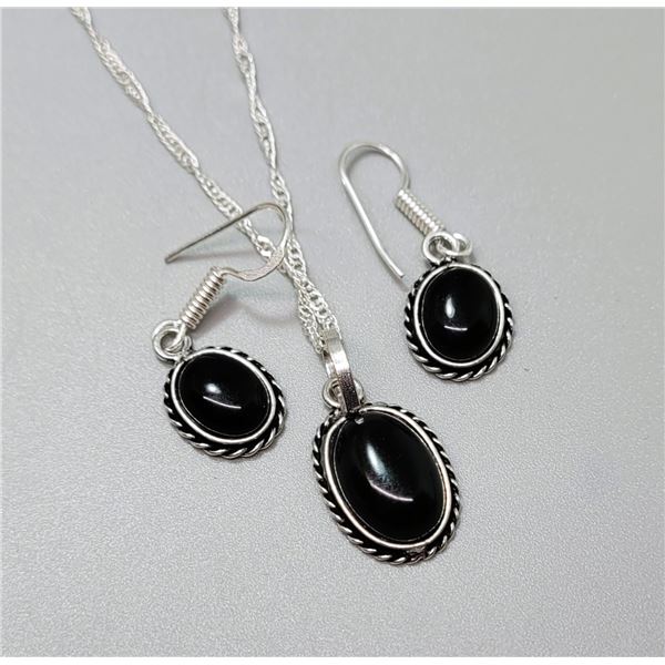 SET OF NATURAL BLACK OVAL ONYX