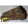 Image 1 : VINTAGE MENS BEADED HIDE GAUNTLET MITT