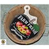 Image 1 : ESTATE LARGE FRUIT BASKET & 2 FARM SIGNS