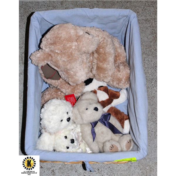 WICKER BASKET FULL OF RUSS COLLECTIBLE TEDDY BEARS