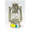 Image 1 : ANTIQUE 1921 MEVA OIL LANTERN 863