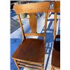Image 13 : SOLID OAK ROUND TABLE AND FOUR CHAIRS