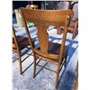 Image 15 : SOLID OAK ROUND TABLE AND FOUR CHAIRS