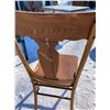 Image 25 : SOLID OAK ROUND TABLE AND FOUR CHAIRS