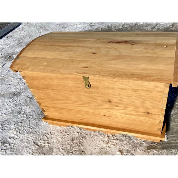 Round Chest WOODEN ROUND TOP CHEST