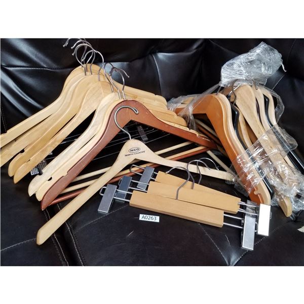 Clothes Hangers (A0263)