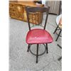 Image 2 : Table and 4 swivel stools 42" round