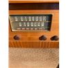 Image 2 : Marconi model 284 radio