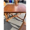 Image 2 : Antique table 3 chairs